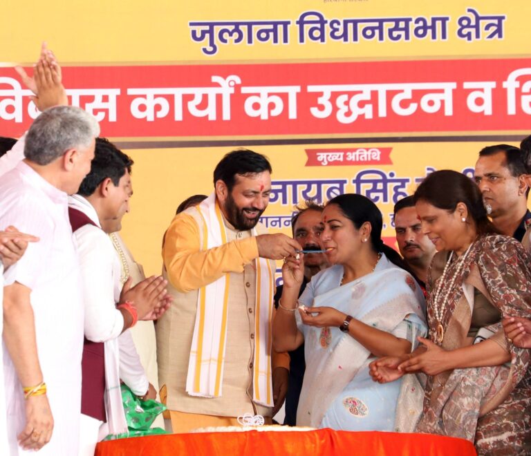 Political News : देश की राजनीति में बनी हरियाणा के भाई-बहन की जोड़ी, मिलकर उड़ाएंगे विकास का धुआं !