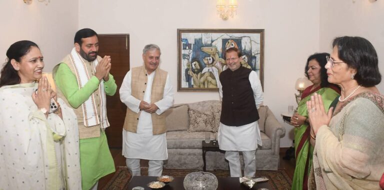 Haryana BJP में डैमेज कंट्रोल की कोशिश, मंत्री आरती राव के घर CM सैनी ने पत्नी के साथ किया DINNER