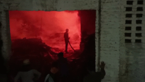 लक्कड़ मंडी में आग