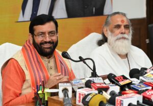 मुख्यमंत्री और स्वामी ज्ञानानंद महाराज